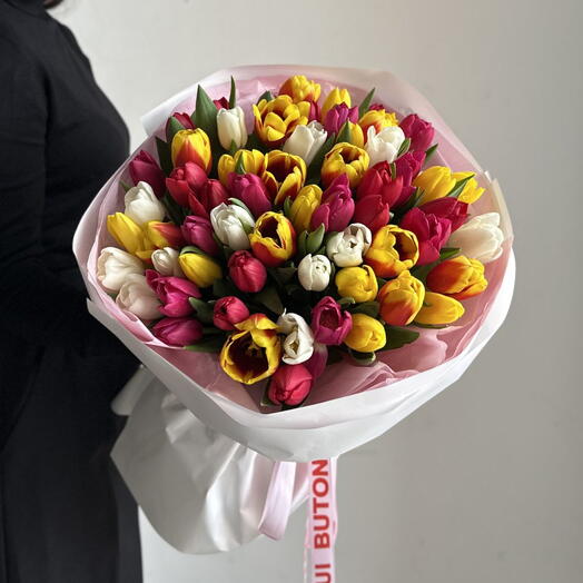 Букет  "51 ярких тюльпанов микс"