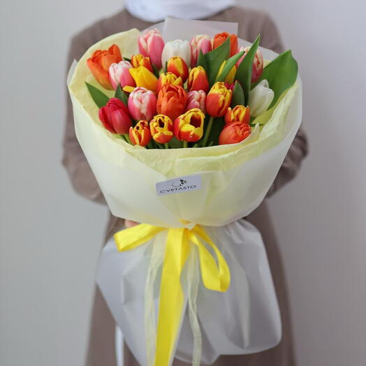25 тюльпанов в оформлении