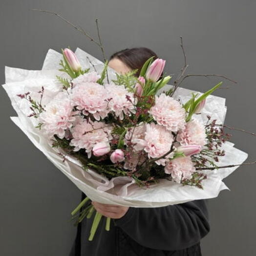 Букет Оттепель из тюльпанов и хризантем