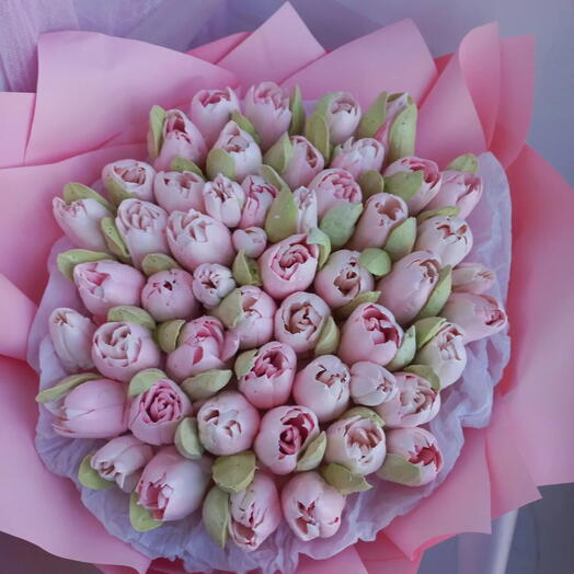 Букет зефирных тюльпанов 51 штука