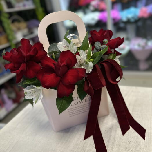 Коробочка с бархатными розами 🌹
