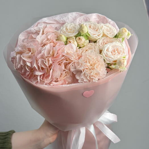Букет с гортензией и кустовой розой 🌷