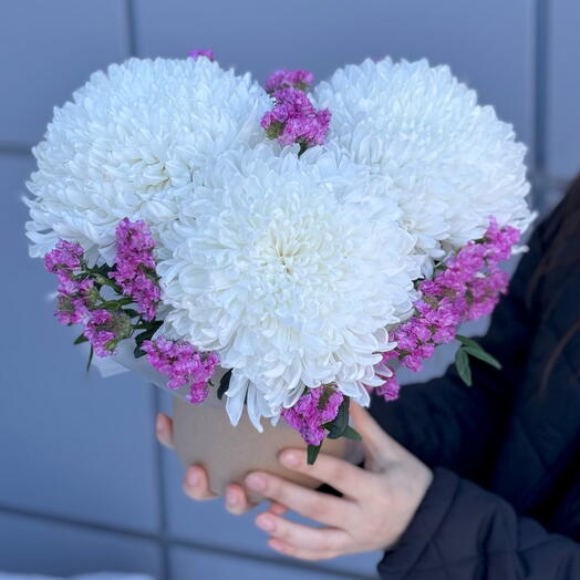 Композиция из одноголовых хризантем