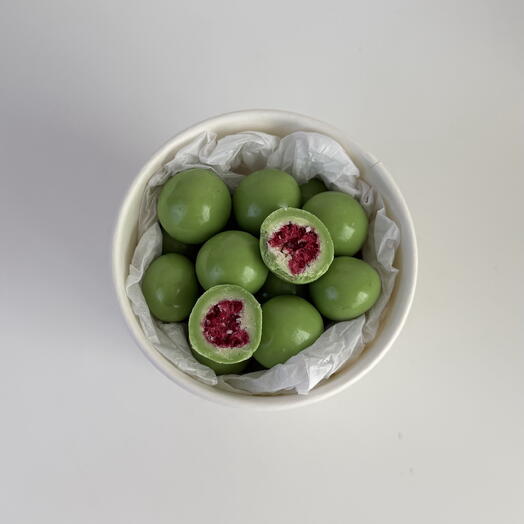 237 Сублимированная малина в белой шоколадной глазури со вкусом лайма