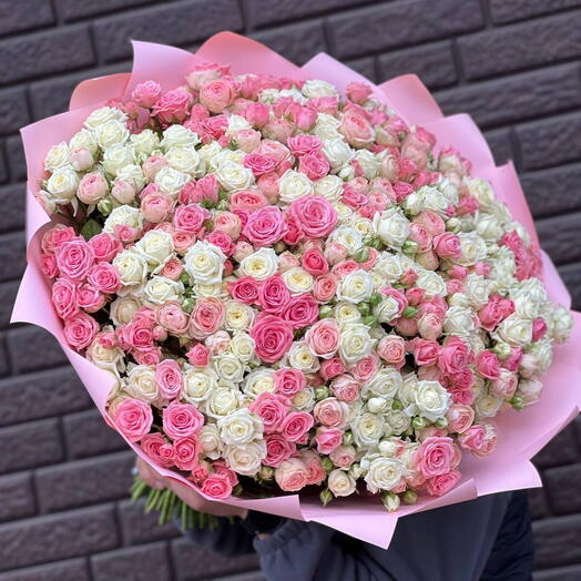 Букете из кустовых розы 🤍101💗