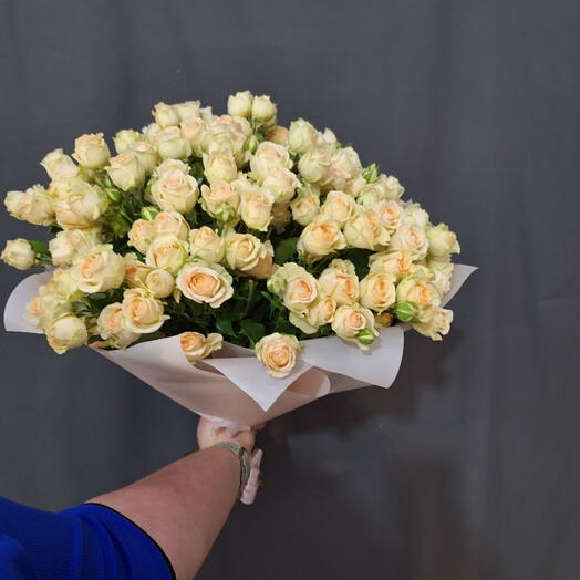 Букет из 29 кремовых кустовых роз🌸🌸🌸🌸🌸