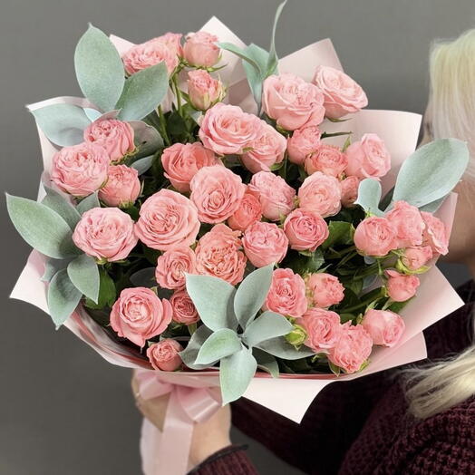 Un ramo de 7 peonías de arbustos de rosas ovidas " Madam Bombastic "(Art.1037)