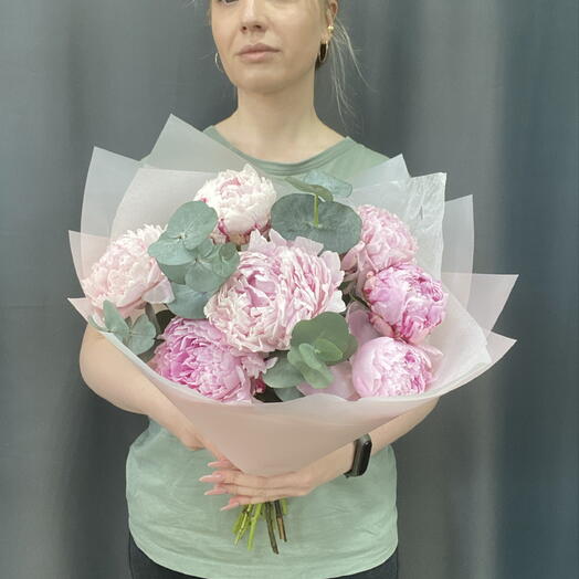 Монобукет из пионов Сара Бернард