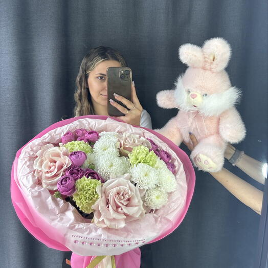Набор Авторский букет+ игрушка зайка в розовом стиле 🌸
