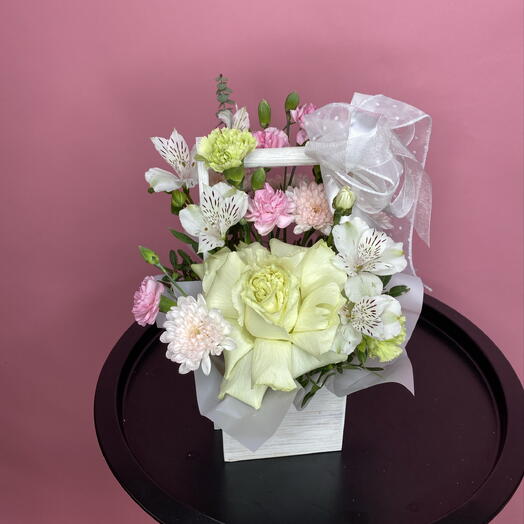 Ящик с цветами 🌸💐🌹