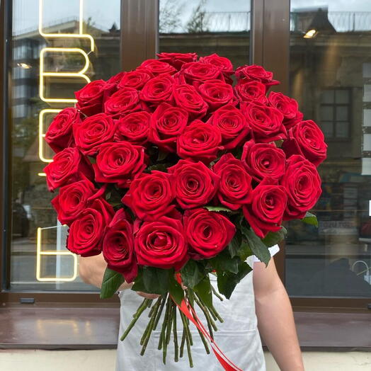 Букет из 35 красных роз Ред Наоми 60 см | 🌹 Премиум качество