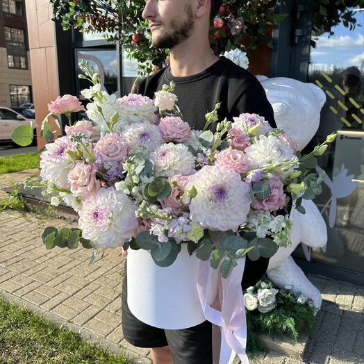 Композиция в шляпной коробке «Дыхание сада»