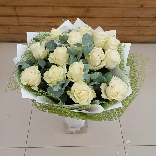Букет из белой розы и эвкалипта 🌼🌼🌼