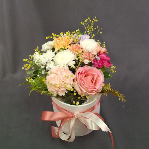 Шляпная коробка летних цветов 💐