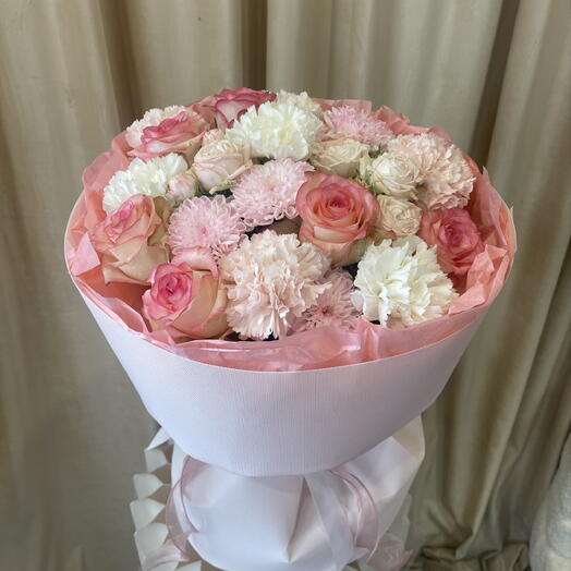 Нежный Букет с хризантемой, розой и диантусами  🌸