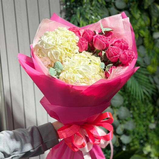 Букет с гортензией и кустовой розой Жизель 🌹🌸