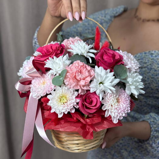 Корзина с розами