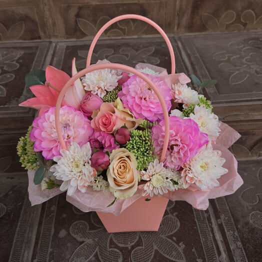 Нежная композиция из георгин 💐🌼