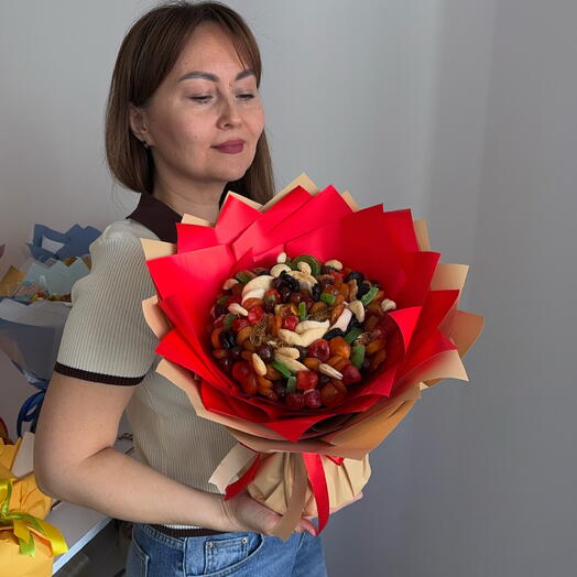 Ореховый букет «Красный мак» для женщины