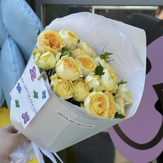 Букет пионовидных розочек 💛