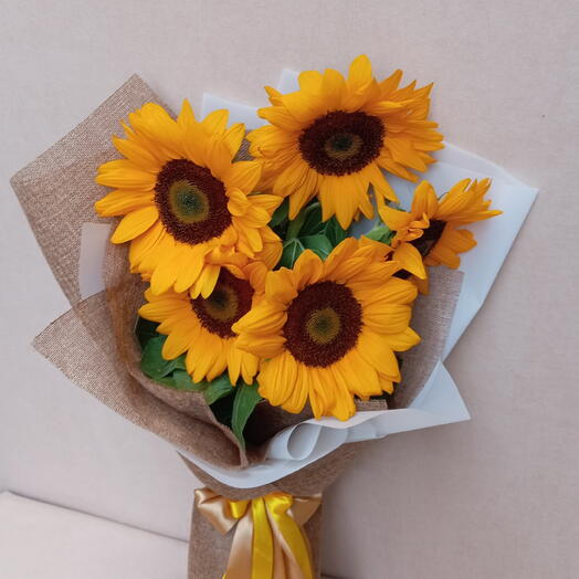 5 sunflowers bouquet