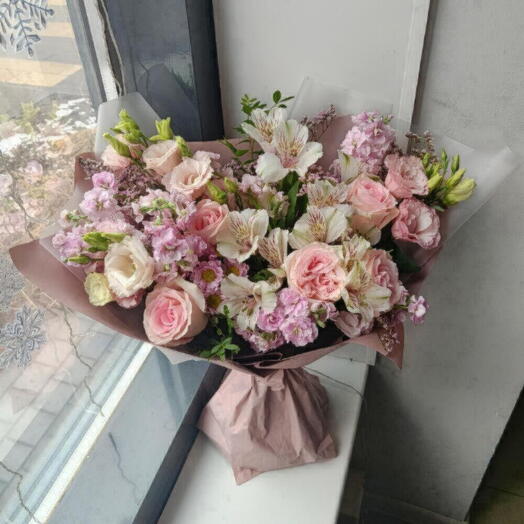 Букет с розами, альстромерией и матиоллой 💜Розы Дофаминовый букет На выпускной