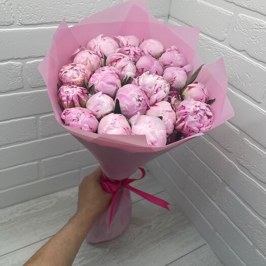 Bouquet of 21 peonies