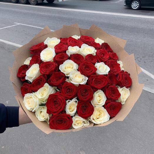 Monobucket of roses