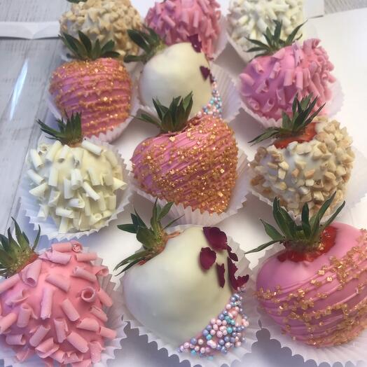 Set of chocolate-covered strawberries "Mon Amour"