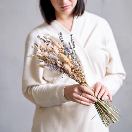 Bouquet of dried flowers with lavender