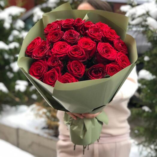 25 red roses