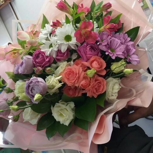 Букет роза кустовая пионовидная, альстромерия, эустома,хризантема кустовая