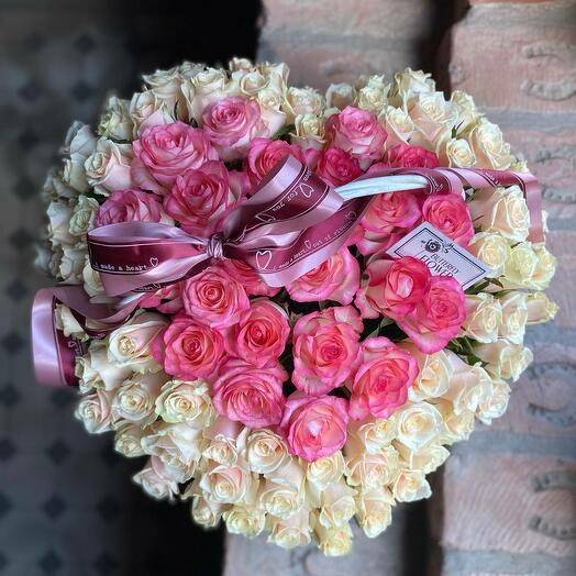 Basket of 101 roses "Hecate"