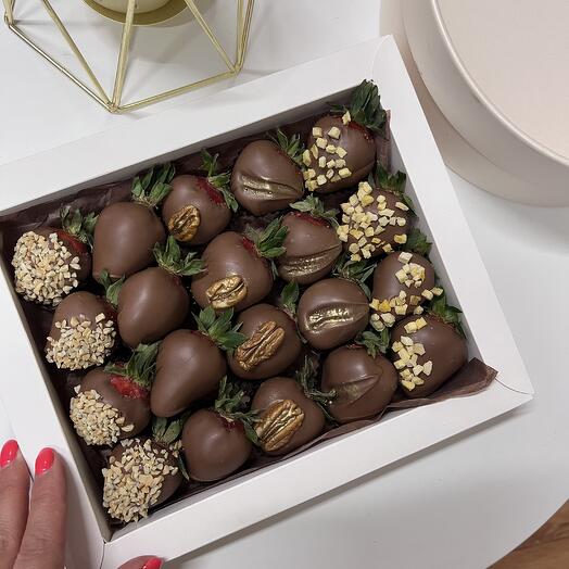 Strawberries in chocolate 20 pcs