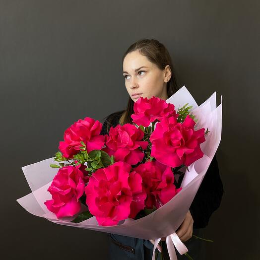 Дофаминовый Монобукет из ажурных розовых французских роз с зеленью
