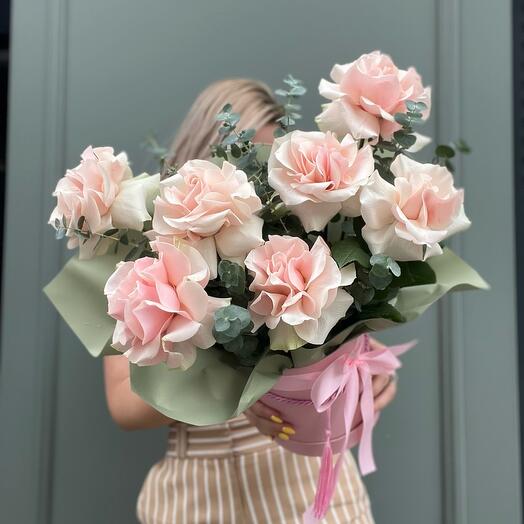 Ажурные розы в коробке