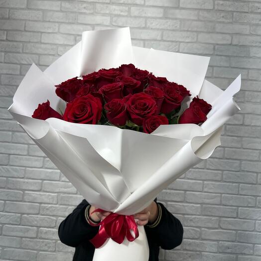 Бордовые розы 25шт