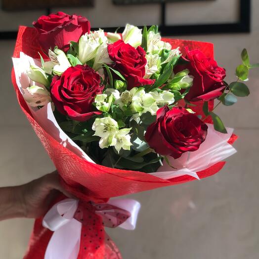 Bouquet of red roses and white alstroemeria