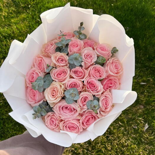 29 Candy pink rose bouquet
