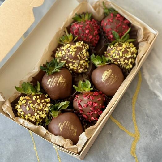 Клубника в бельгийском шоколаде 9шт 🍓