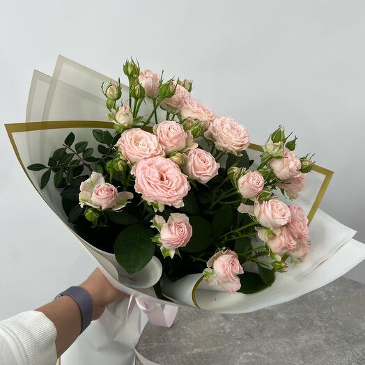 Букет кустовых роз