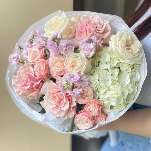 Букет «Нежнее нежного» с французскими розами и маттиолой 🌸