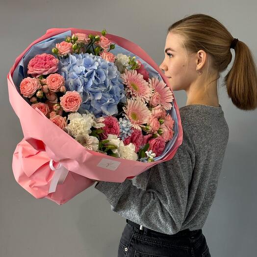 Букет с гортензией 22