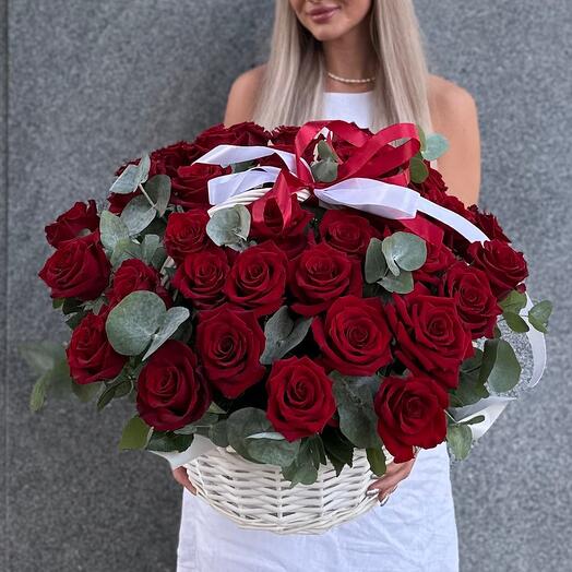 Корзина с Эквадорскими розами