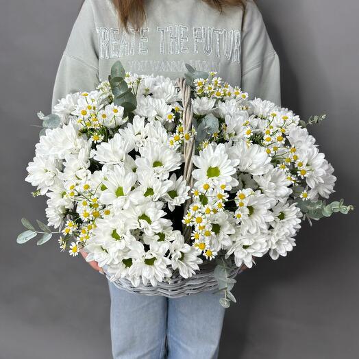 Корзина с ромашками для мамы