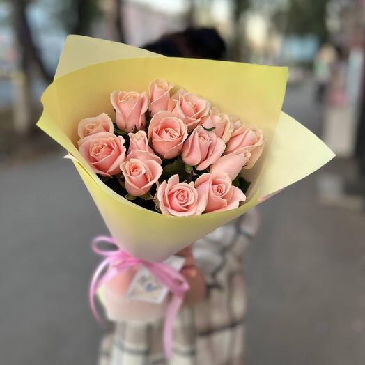 Букет из 15 роз Талия