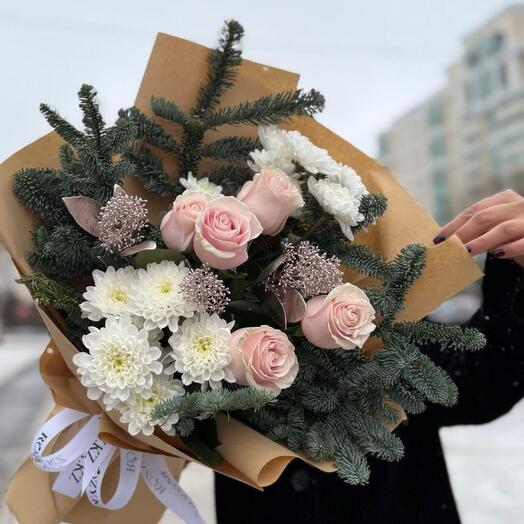 Зимний букет микс с веточками нобилиса