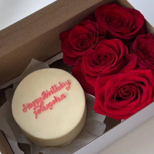 Cake with bouquet