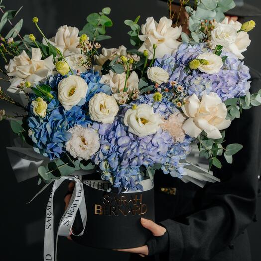 Цветы в коробке