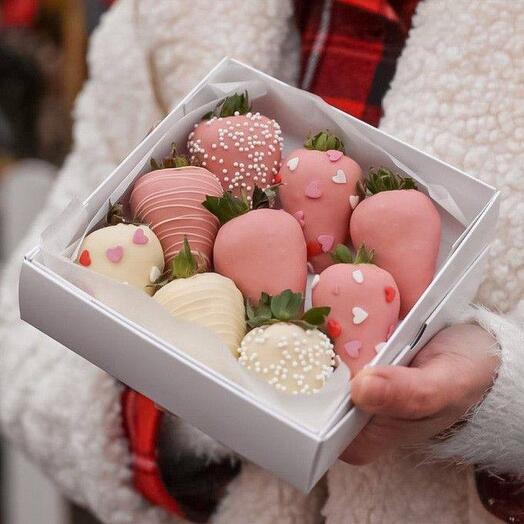 Клубника в шоколаде 9 шт Нежная